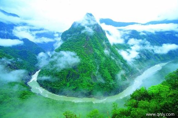雅魯藏布大峽谷