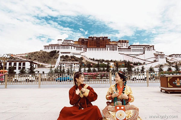 11月帶爸媽去西藏旅游7天預(yù)算多少錢